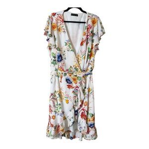Fashion To Figure Women’s Bird/Floral Print Ruffle Full Wrap Dress Size 2